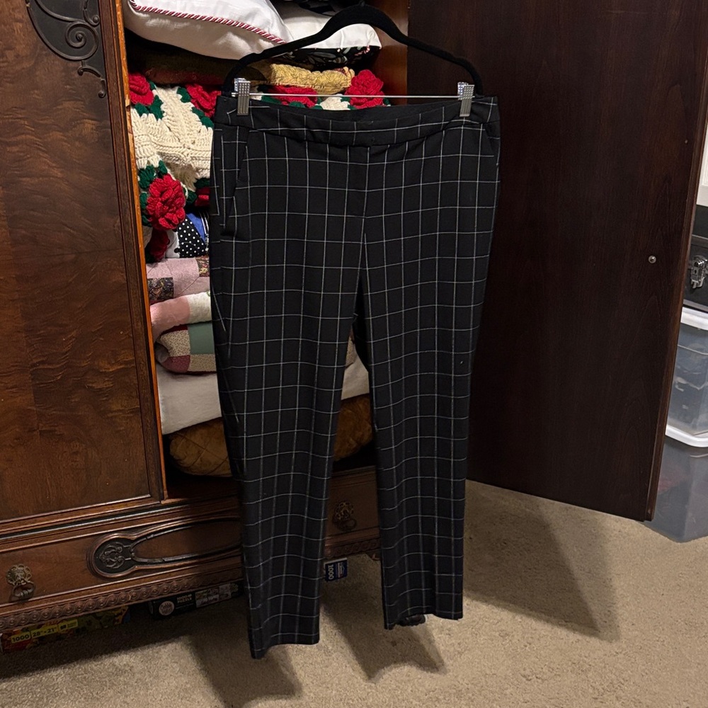 Amanda and Chelsea Black and White Plaid Pant